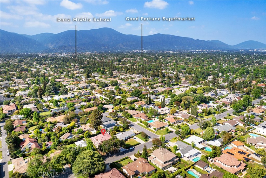 83 W Woodruff Avenue