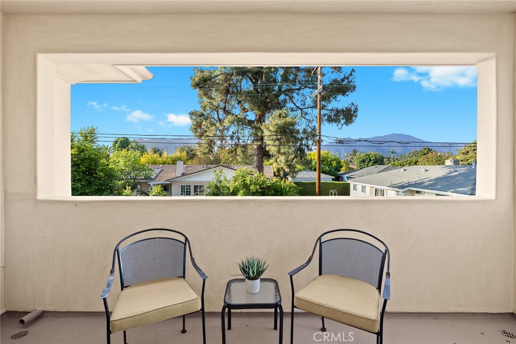 83 W Woodruff Avenue