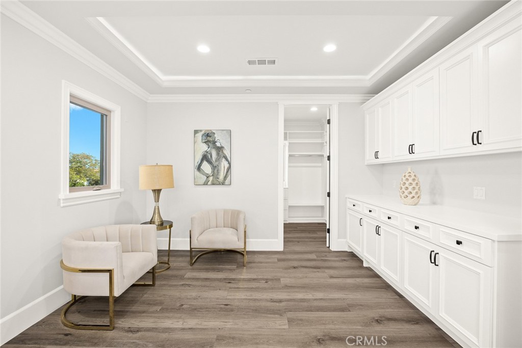 83 W Woodruff Avenue