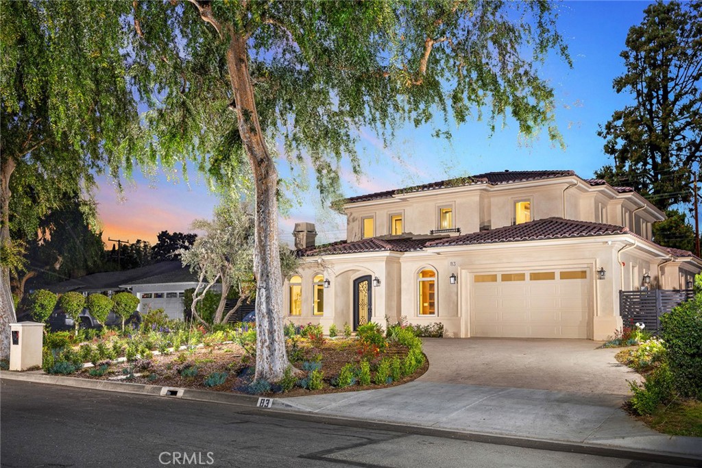 83 W Woodruff Avenue