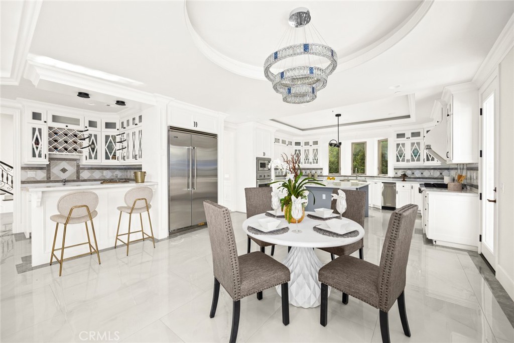 83 W Woodruff Avenue