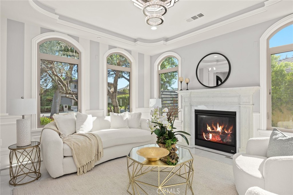 83 W Woodruff Avenue