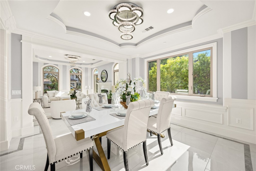 83 W Woodruff Avenue