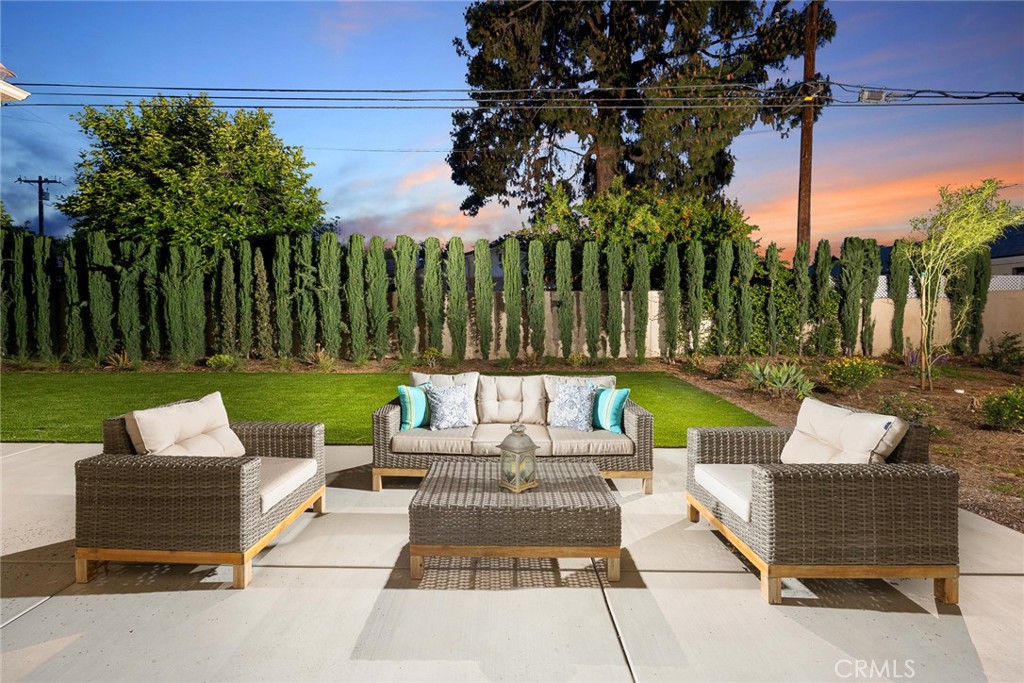 83 W Woodruff Avenue