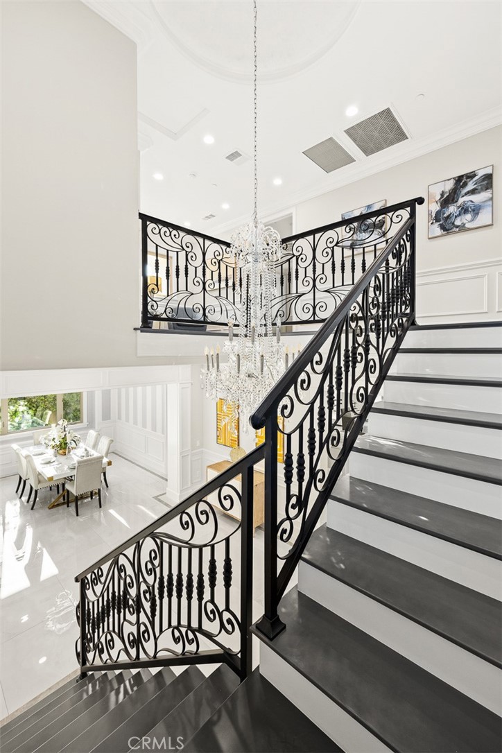 83 W Woodruff Avenue