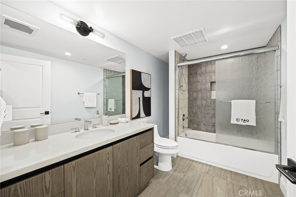 168 S Sierra Madre Boulevard 204