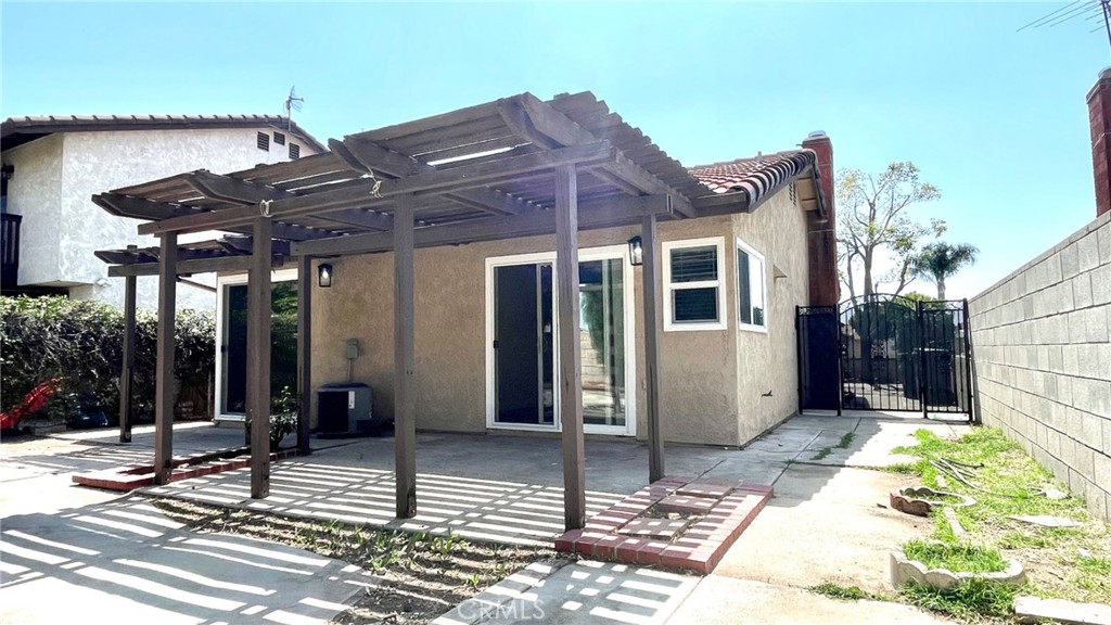 1325 N Fillmore Avenue