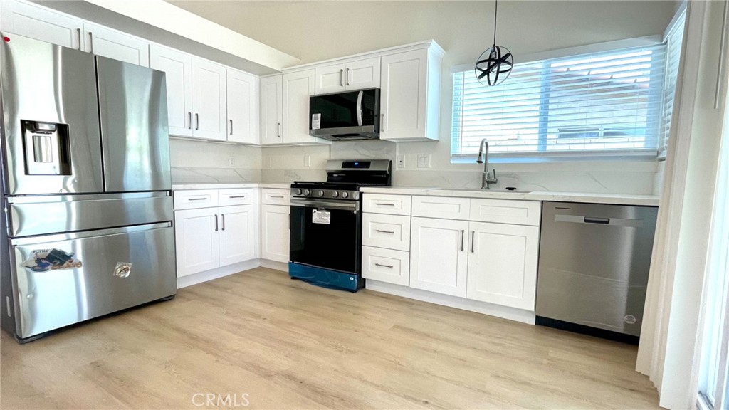 1325 N Fillmore Avenue