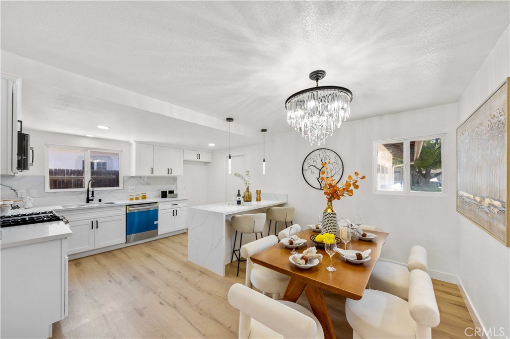 5062 Casa Loma Avenue