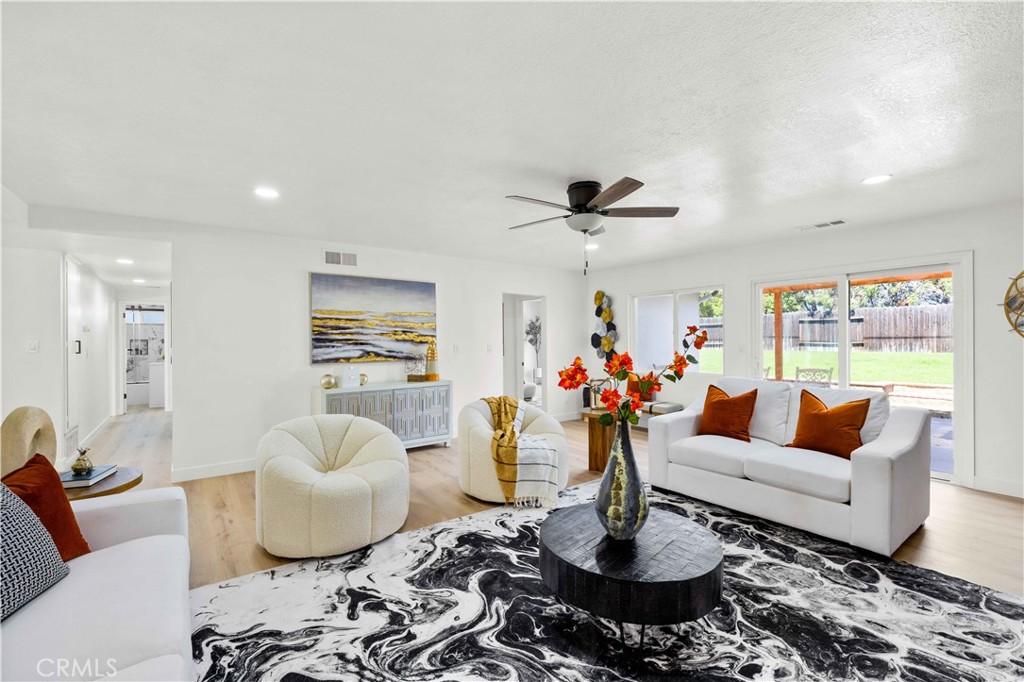 5062 Casa Loma Avenue