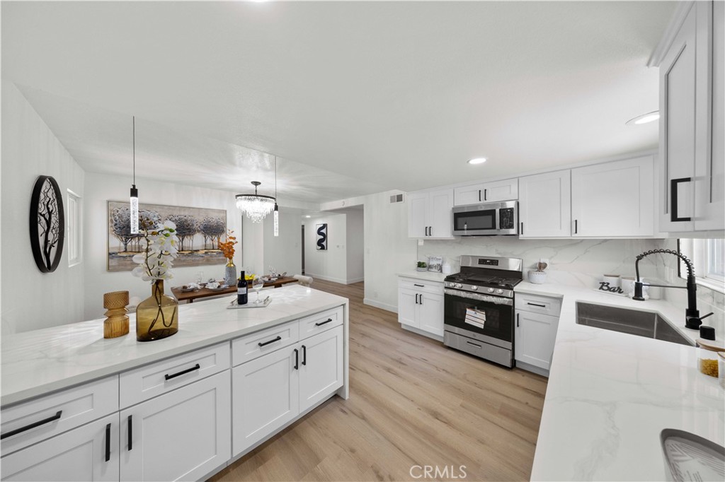 5062 Casa Loma Avenue