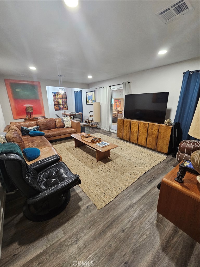 1255 S Valley Center Avenue