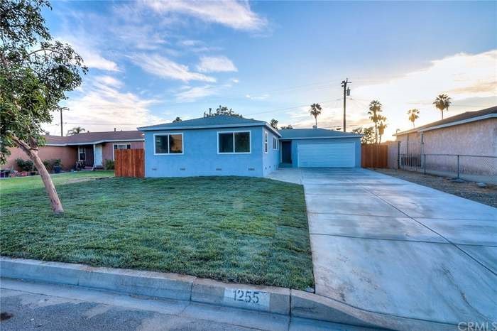 1255 S Valley Center Avenue