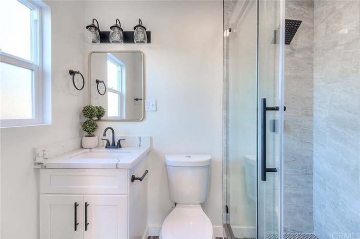 1255 S Valley Center Avenue