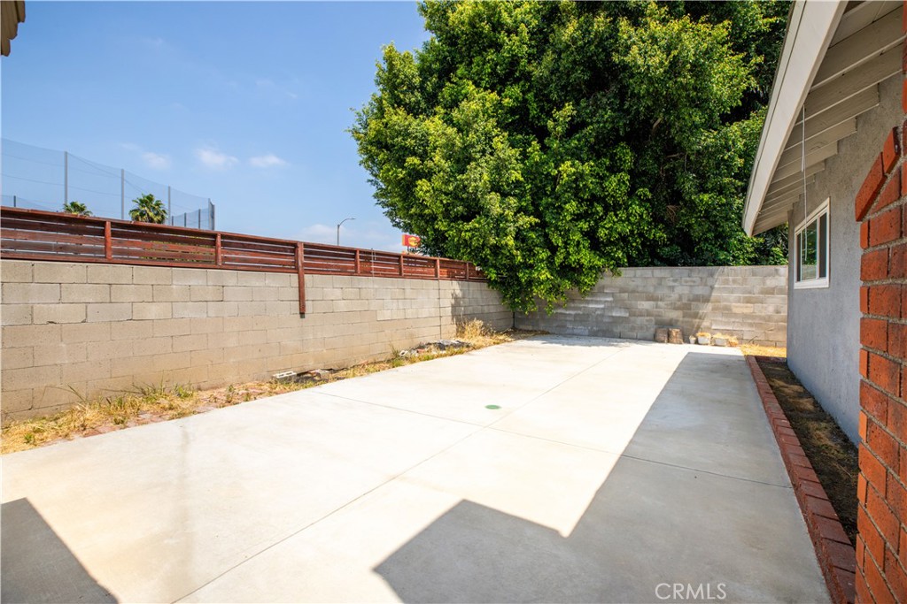 1433 Custoza Avenue