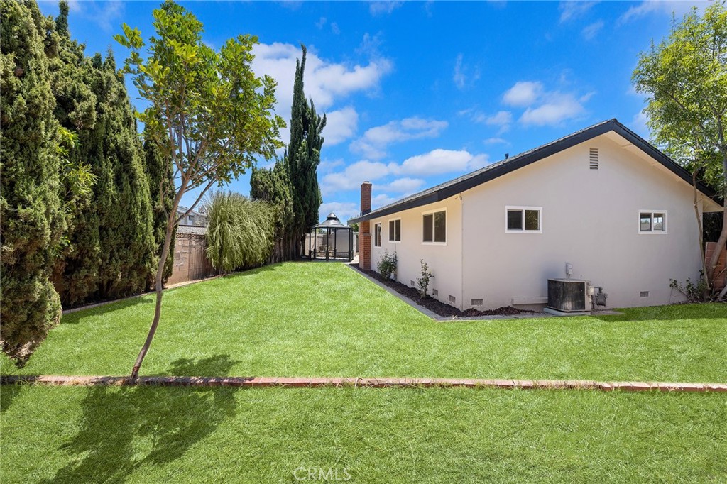 2621 N Ashwood Street