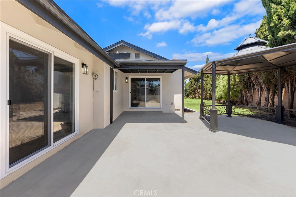 2621 N Ashwood Street