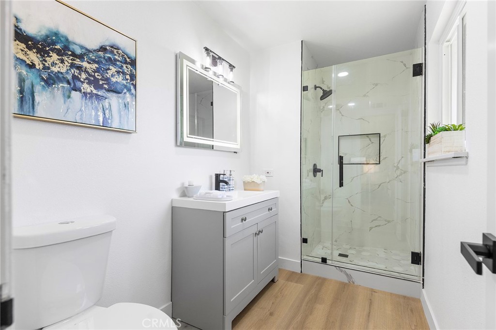 2621 N Ashwood Street