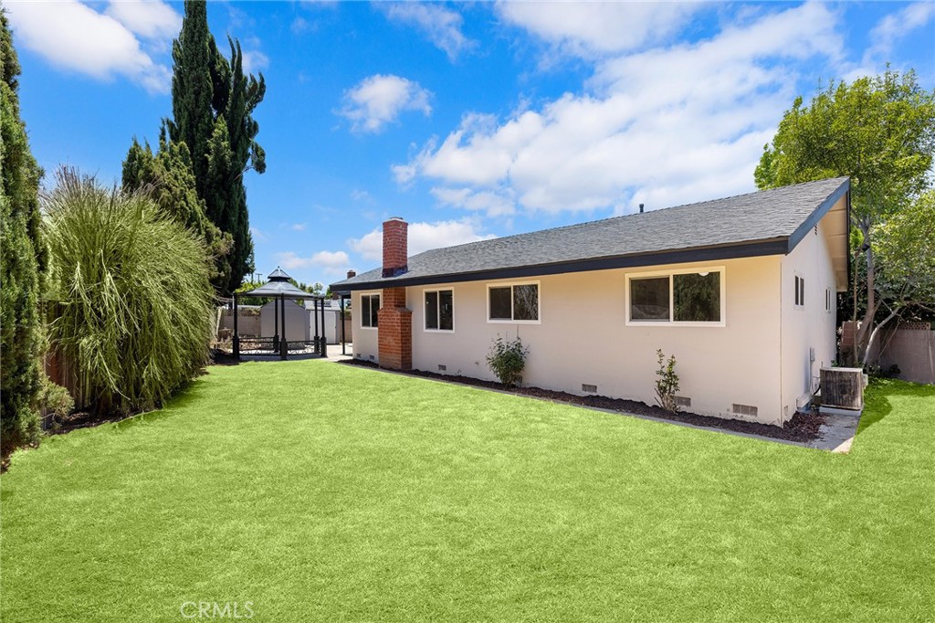 2621 N Ashwood Street