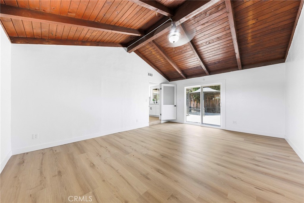 2621 N Ashwood Street