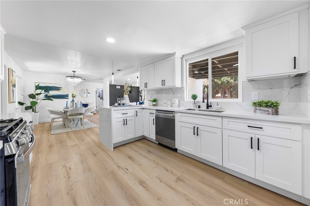 2621 N Ashwood Street