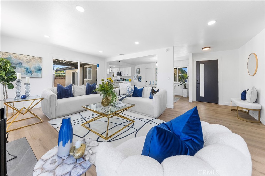 2621 N Ashwood Street