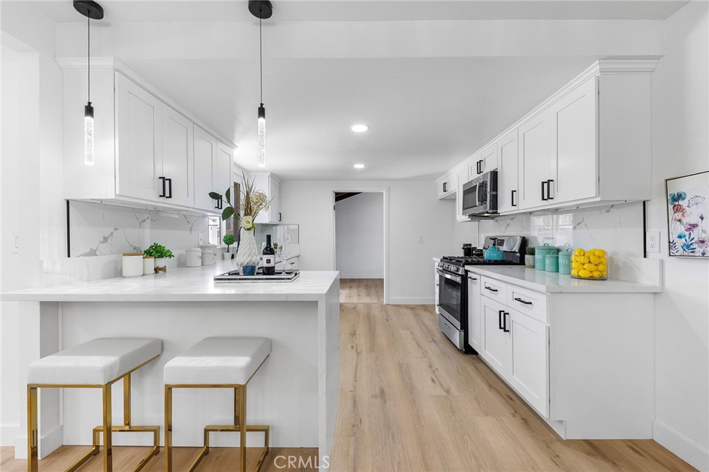 2621 N Ashwood Street