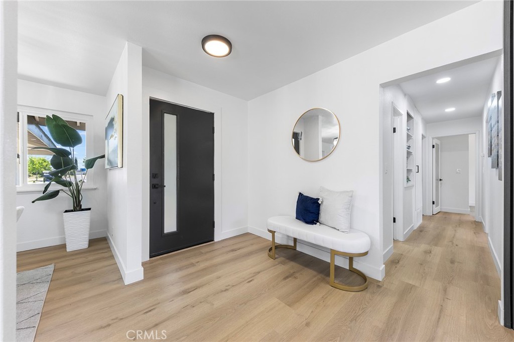 2621 N Ashwood Street