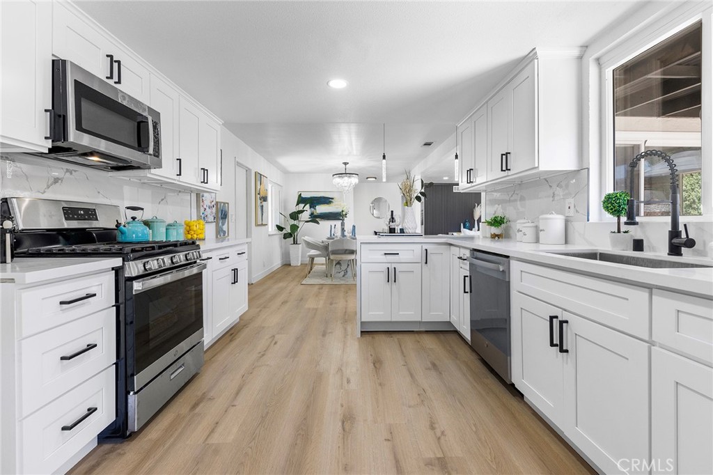 2621 N Ashwood Street