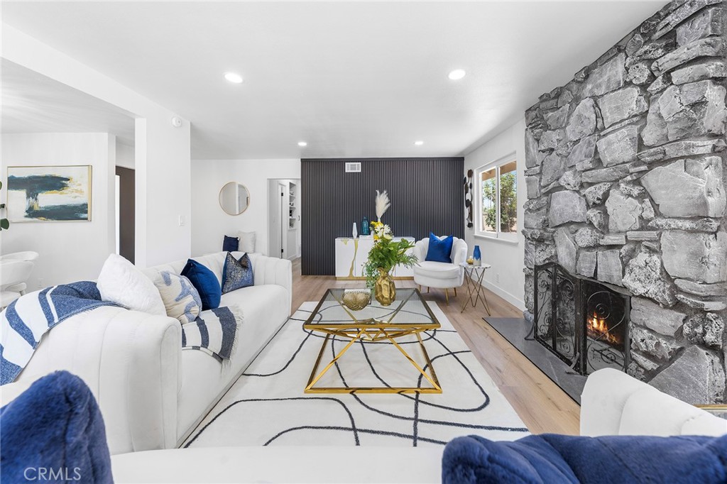 2621 N Ashwood Street