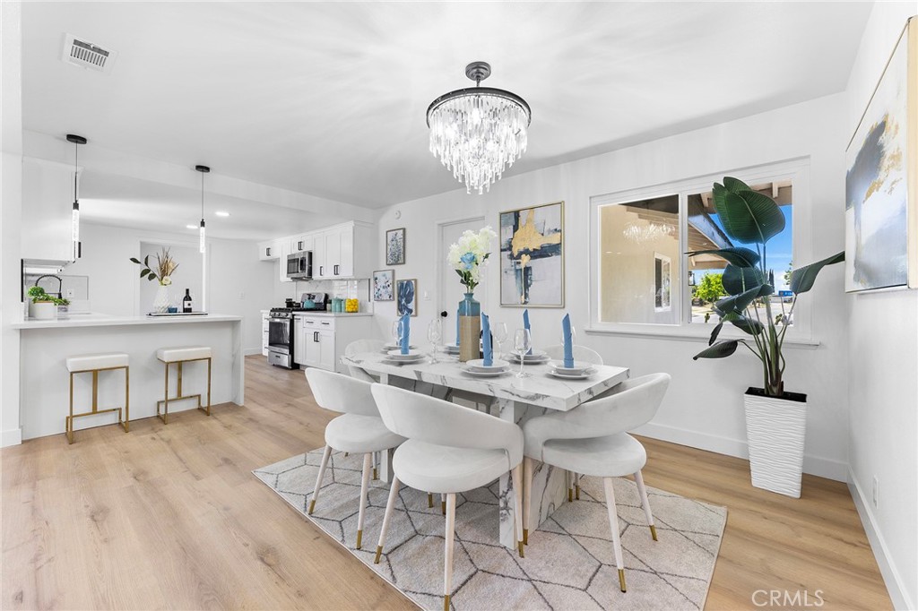 2621 N Ashwood Street