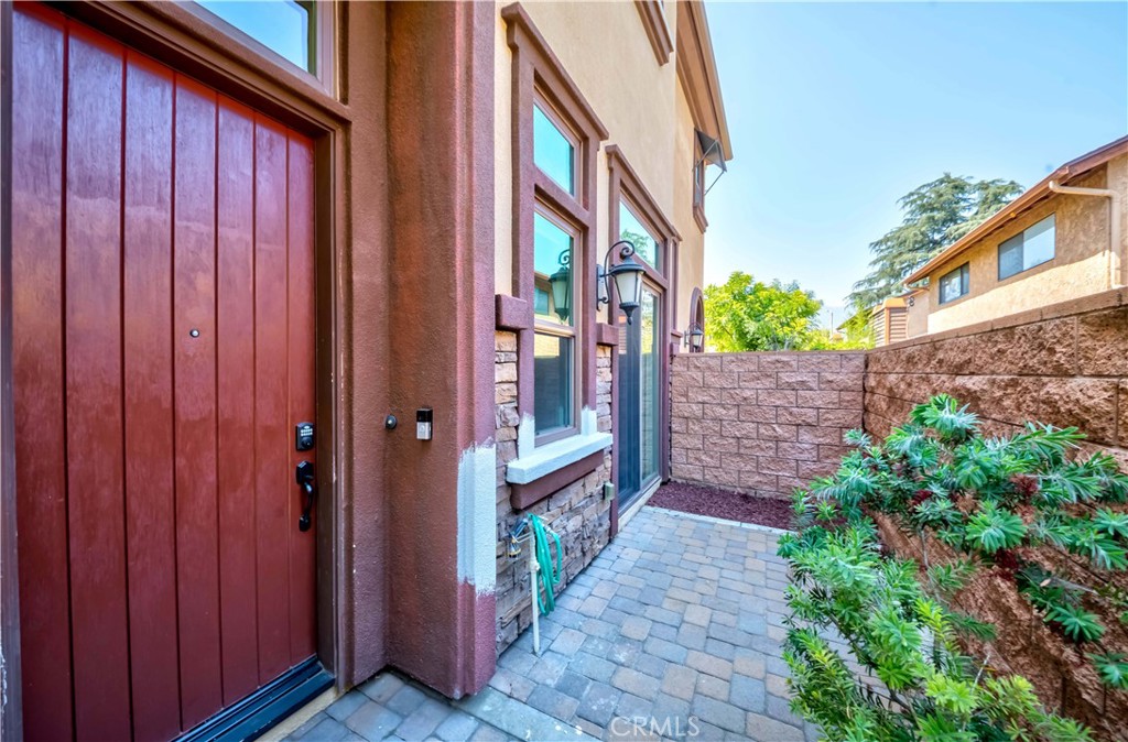 656 W Huntington Drive A-2