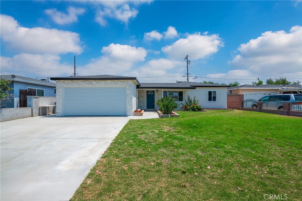 1236 N Foxfire Street