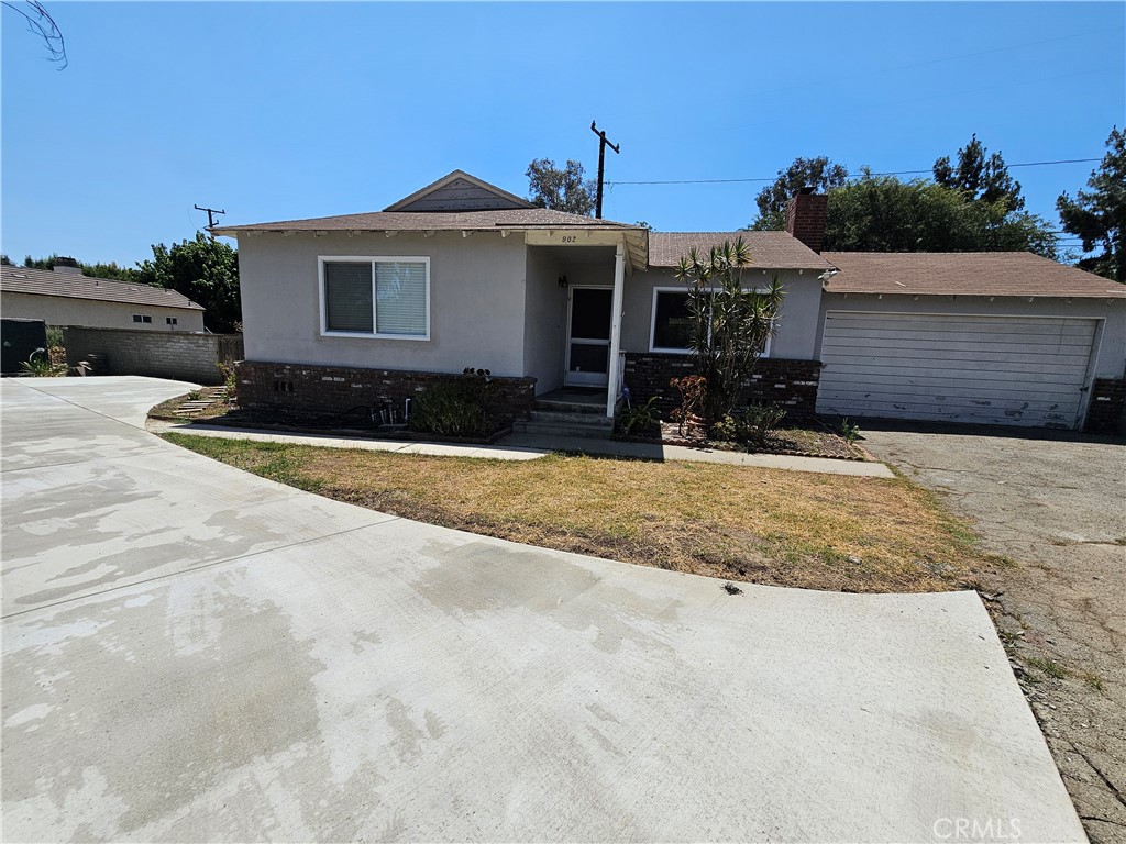 902 Magnis Street