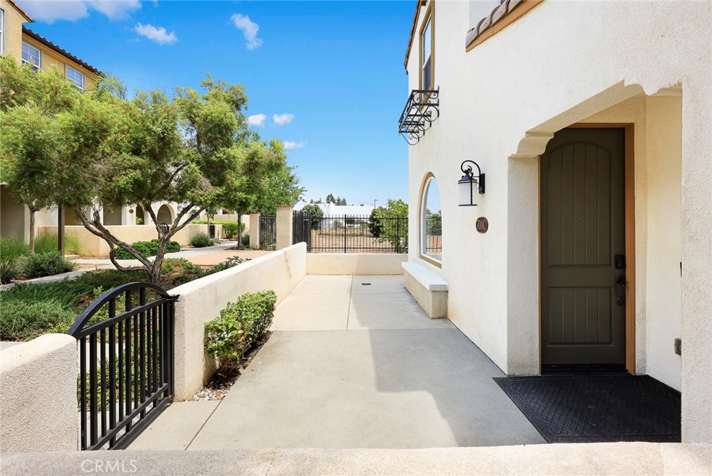 700 S Gladys Avenue C