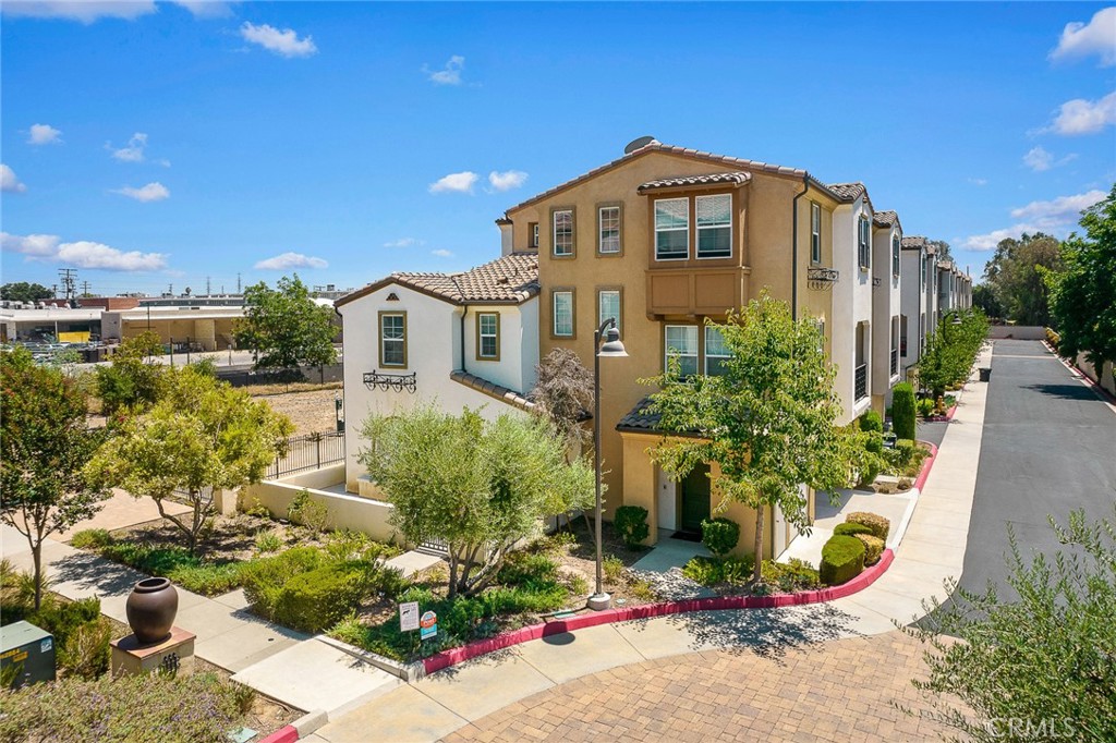 700 S Gladys Avenue C