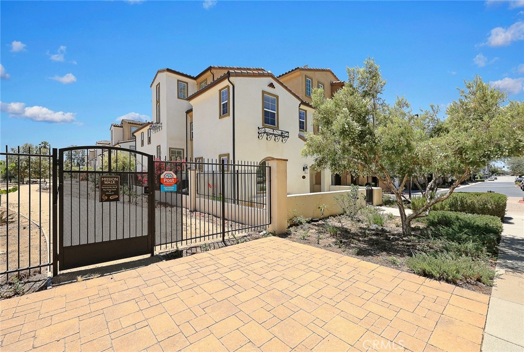 700 S Gladys Avenue C