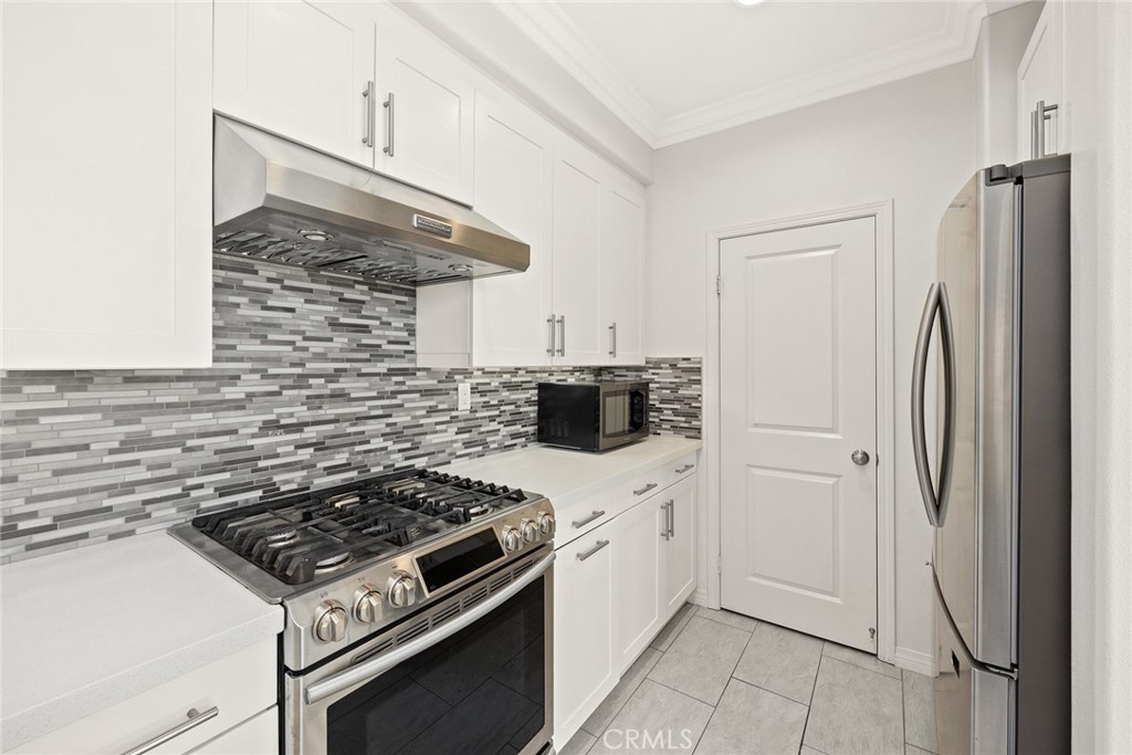 700 S Gladys Avenue C