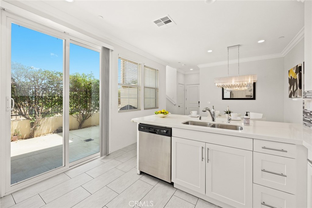 700 S Gladys Avenue C