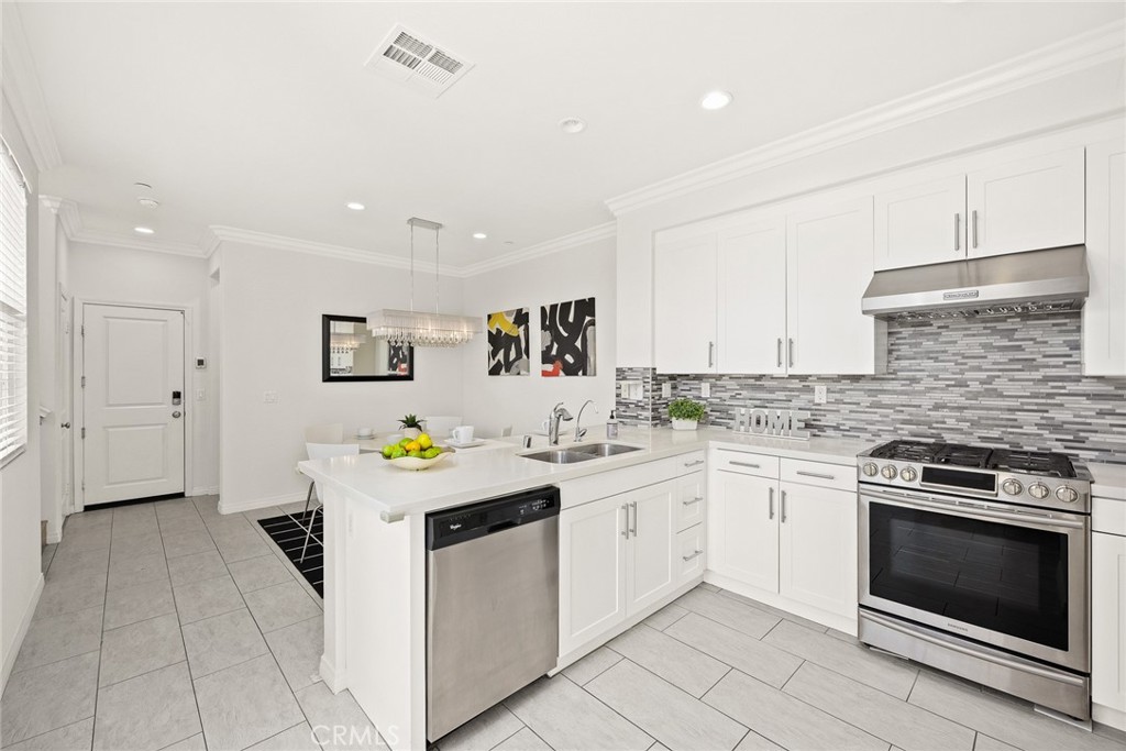 700 S Gladys Avenue C