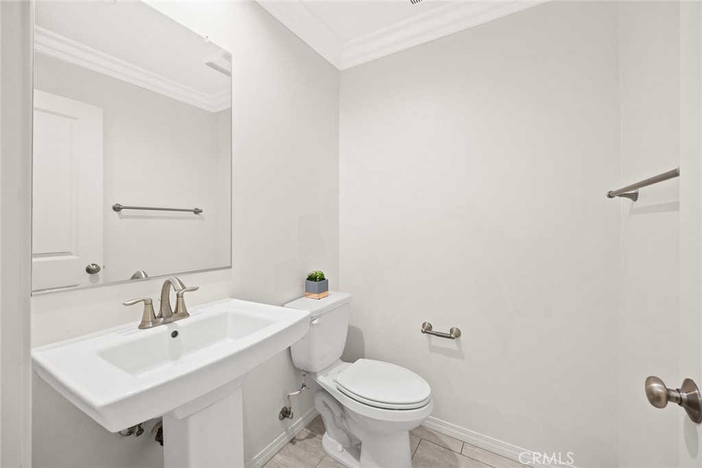 700 S Gladys Avenue C