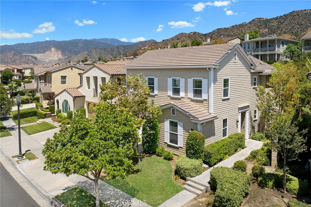 741 E Lemon Swirl Dr