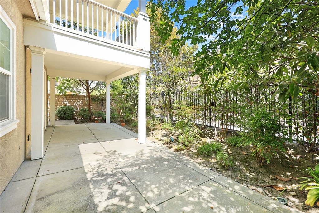 741 E Lemon Swirl Dr