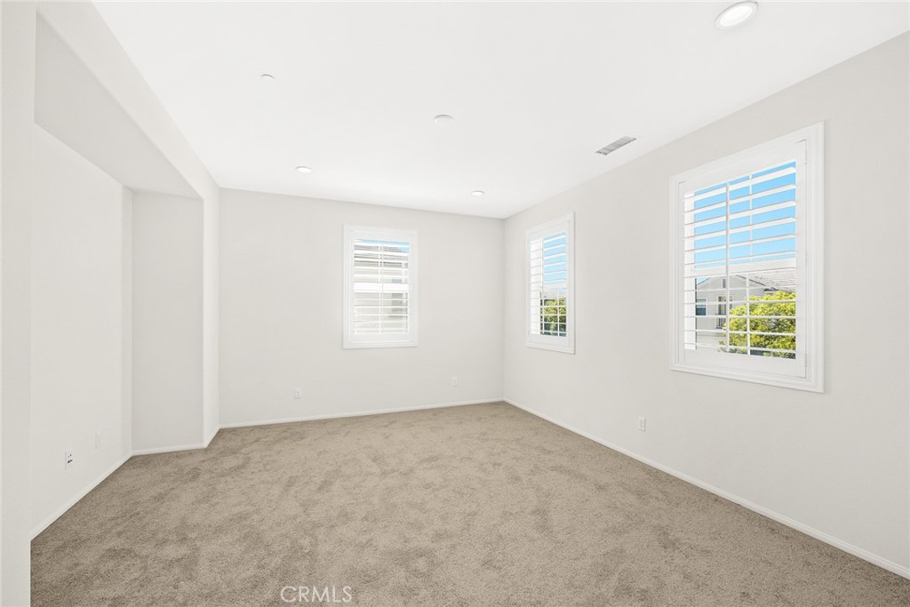 741 E Lemon Swirl Dr