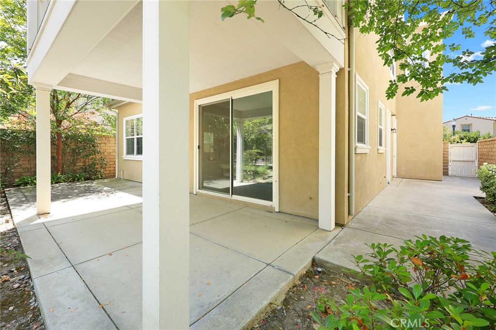 741 E Lemon Swirl Dr