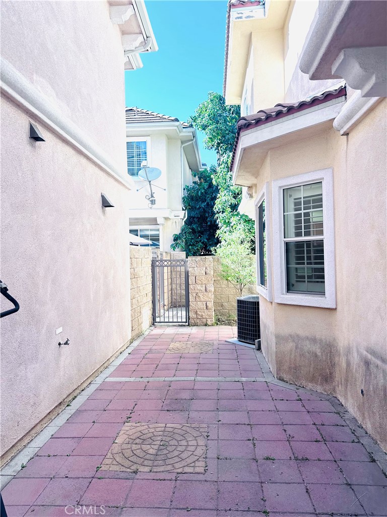 450 W Duarte Road A