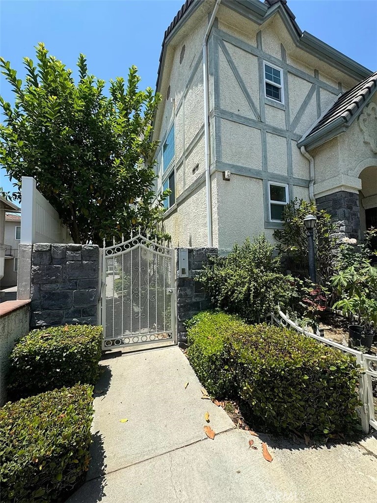 2431 S Baldwin Avenue C