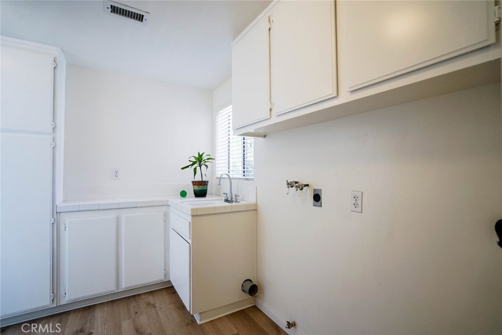 2386 Ridgeview Avenue