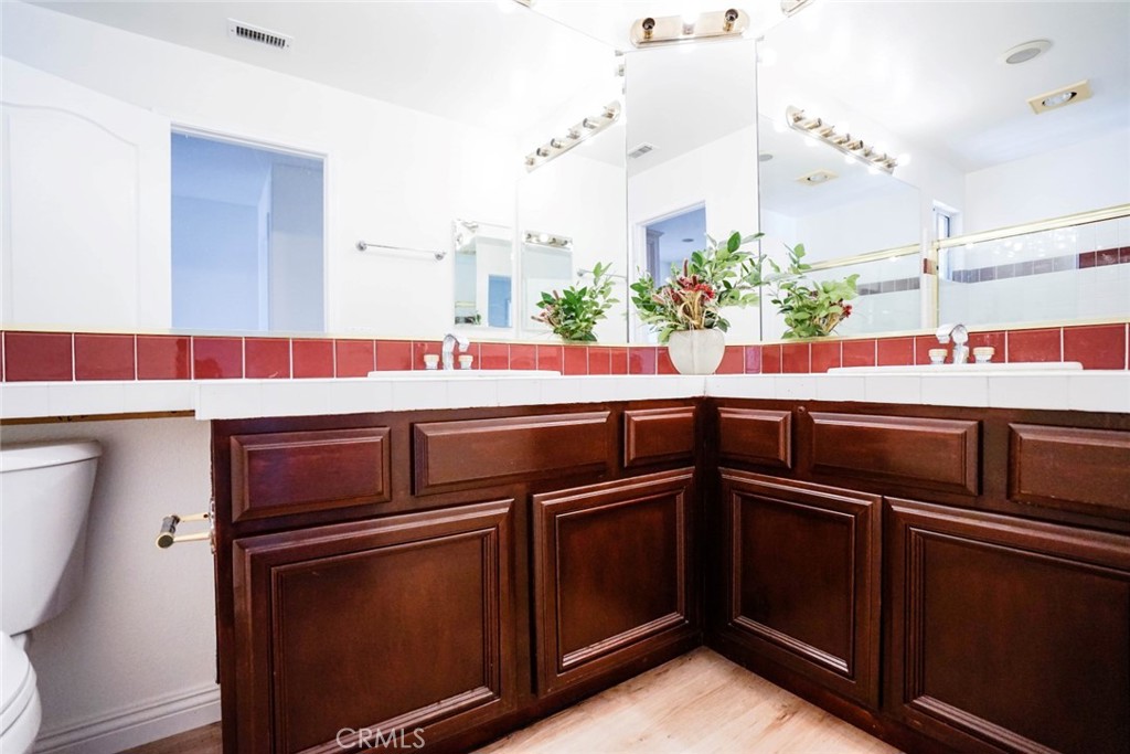 2386 Ridgeview Avenue