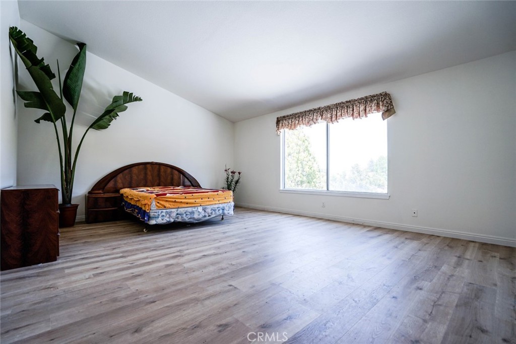 2386 Ridgeview Avenue